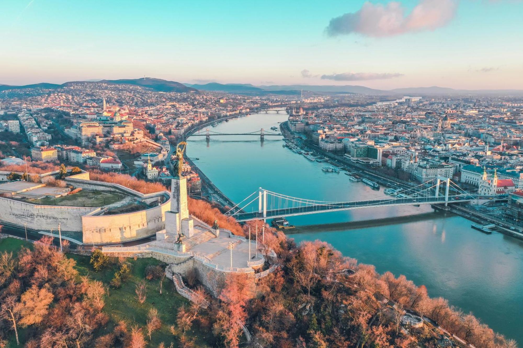 Z32 - & Chic - Stylish By Bqa * Budapest