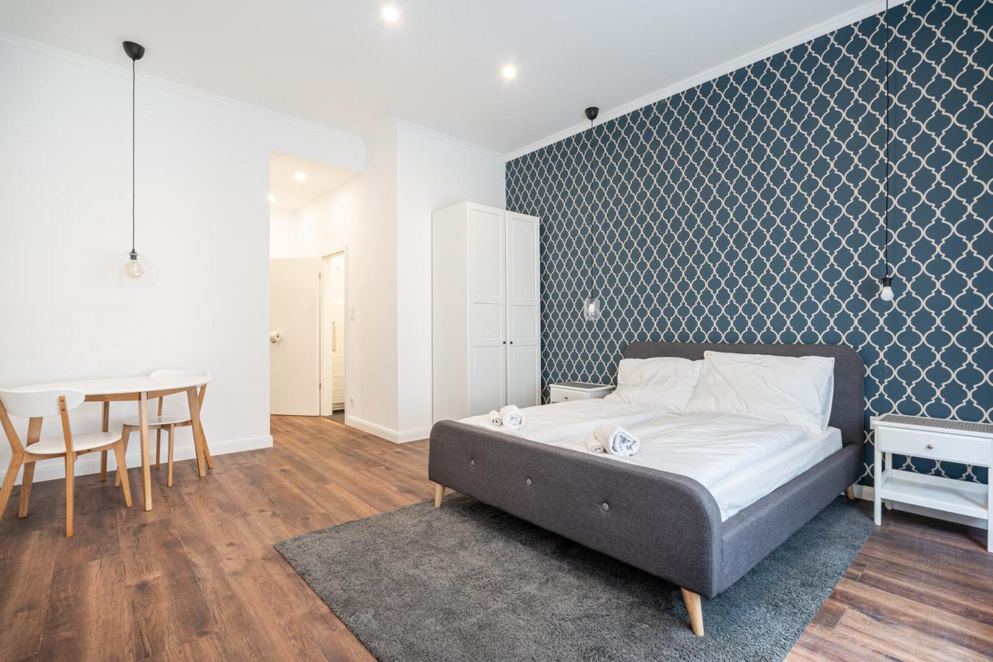 Z32 - & Chic - Stylish By Bqa * Budapest