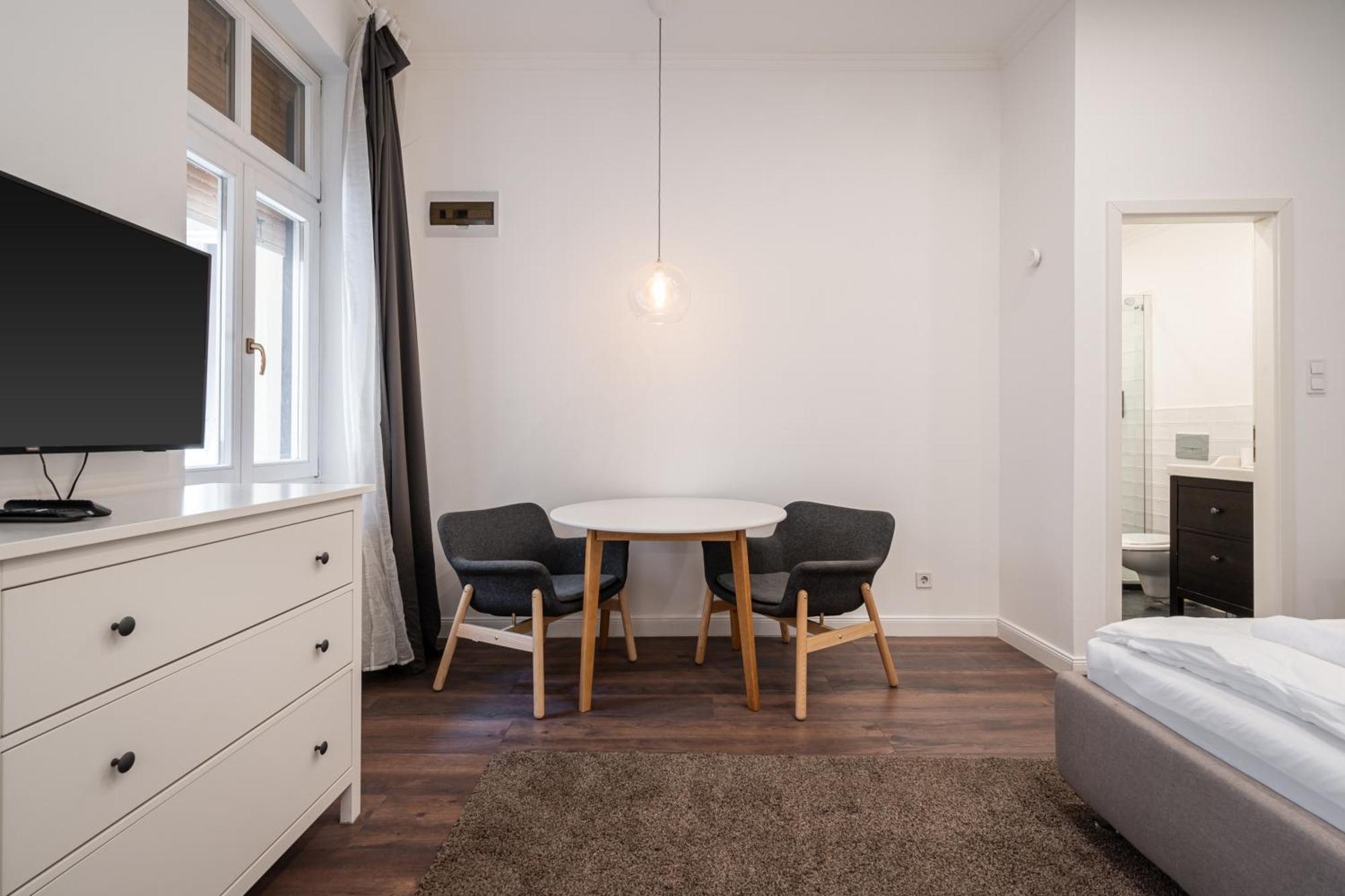 Z32 - & Chic - Stylish By Bqa Budapest