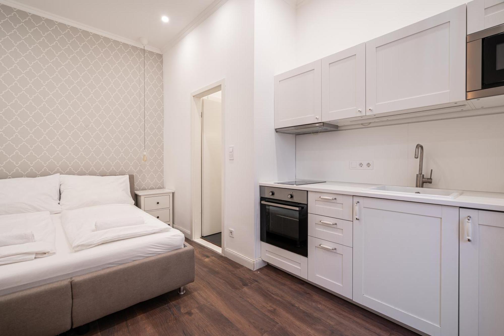 Z32 - & Chic - Stylish By Bqa * Budapest