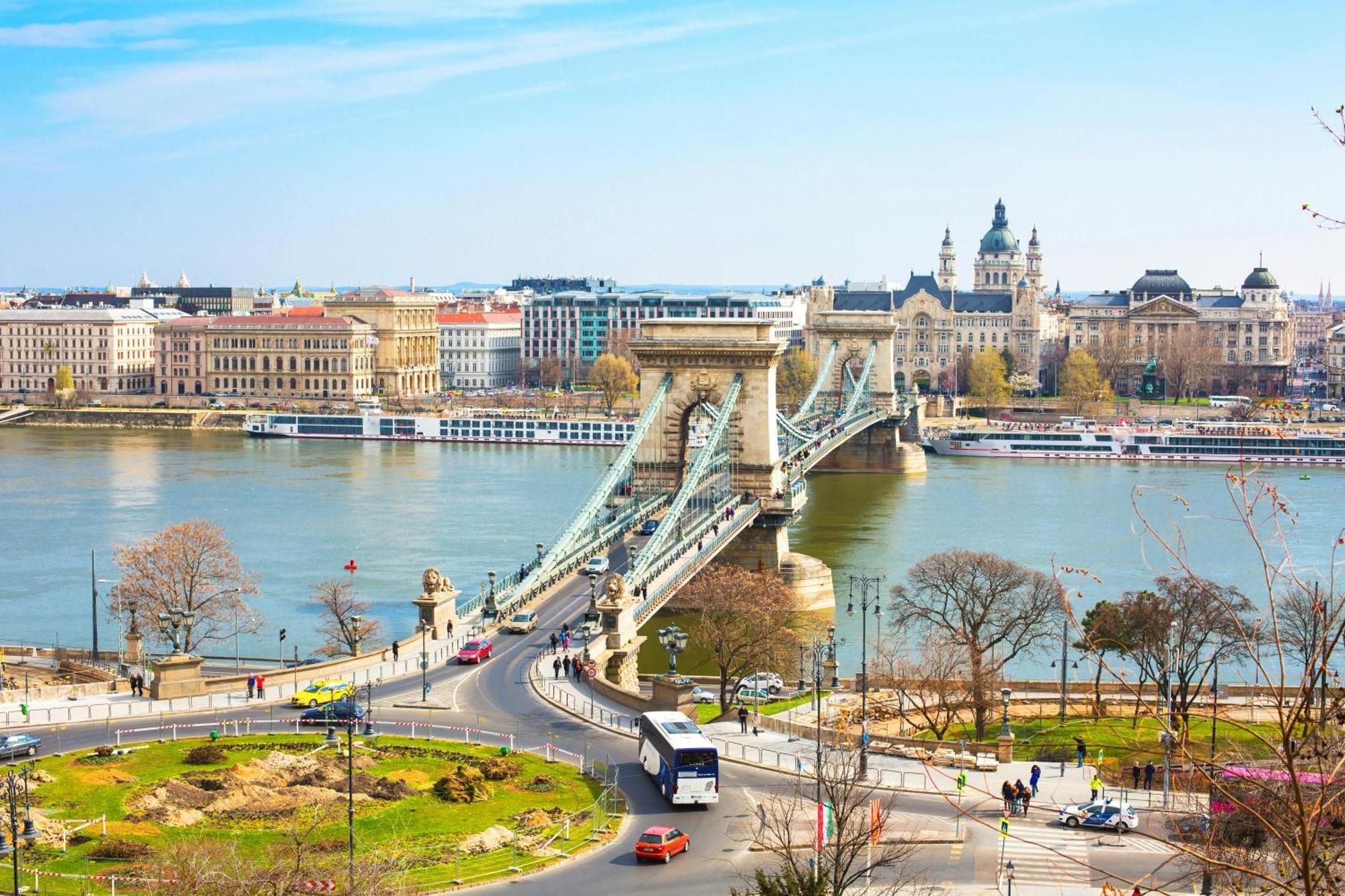 Z32 - & Chic - Stylish By Bqa * Budapest